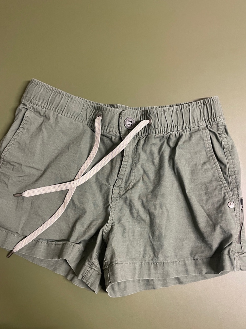 Vuori Women's Olive Green Drawstring Hybrid Shorts